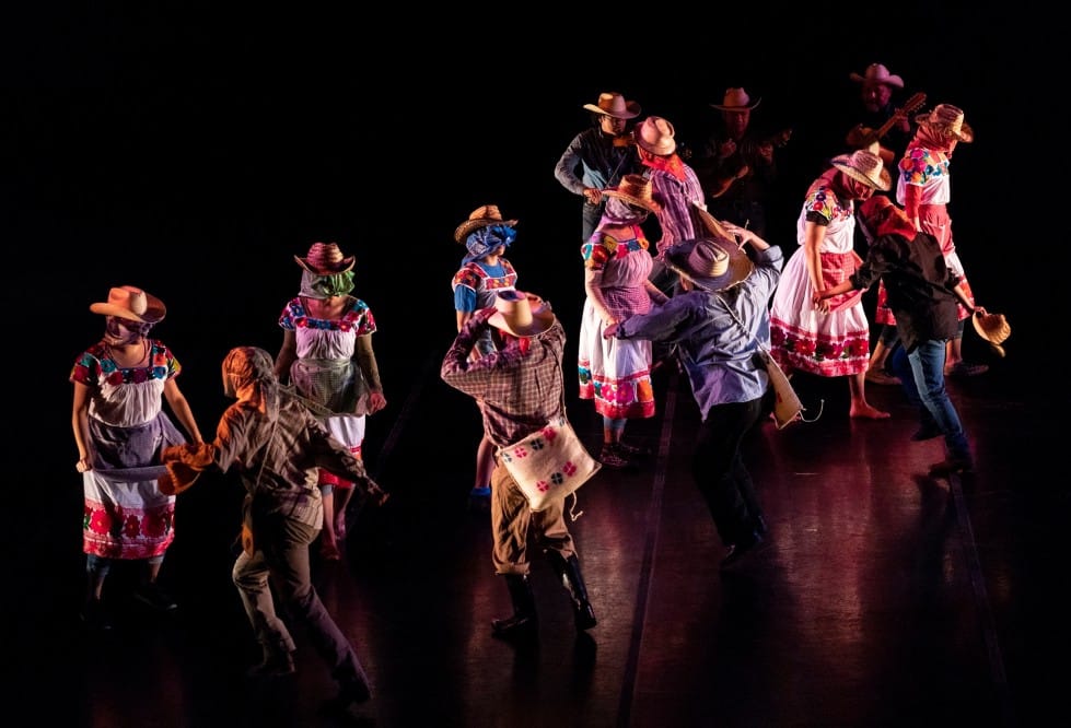 Academia de la Danza Mexicana celebra 75 años de su fundación