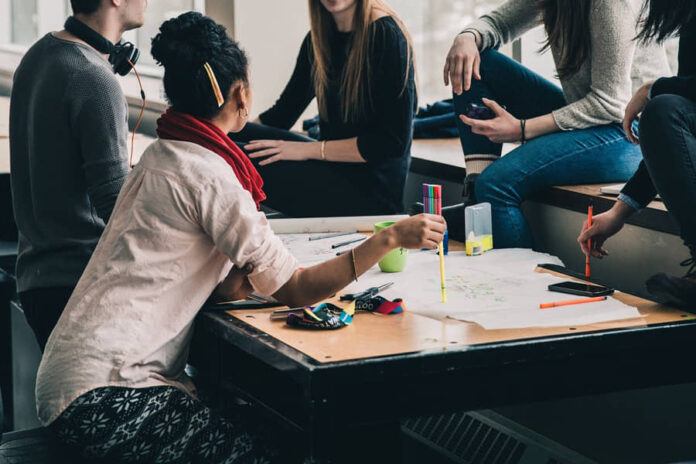 Hábitos Financieros Saludables para Estudiantes: Construyendo un Futuro Económico Sólido