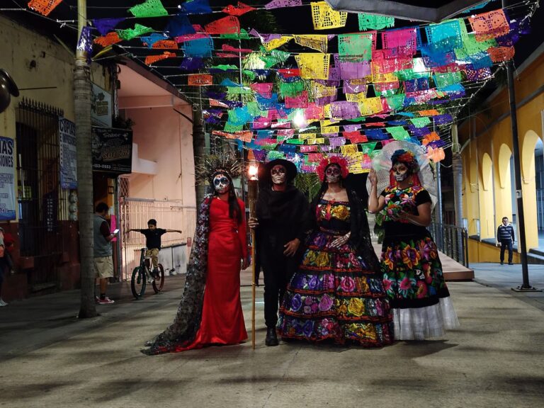 Recibe Córdoba «Noche de Catrinas» del Barrio Xallitic en centro histórico Recibe Córdoba "Noche de Catrinas" del Barrio Xallitic en centro histórico