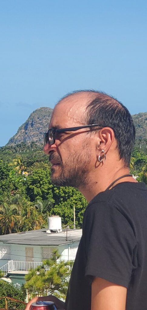 Ian Rodríguez: tres décadas tejiendo poesía entre silencios y sueños de Cuba