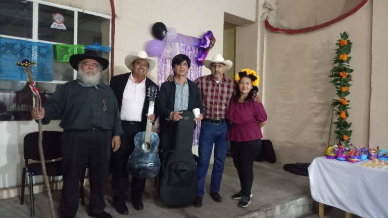 Artesanas Cenecistas festejan a los muertos